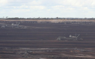 Loy_Yang_open_cut_brown_coal_mine_and_dredgers